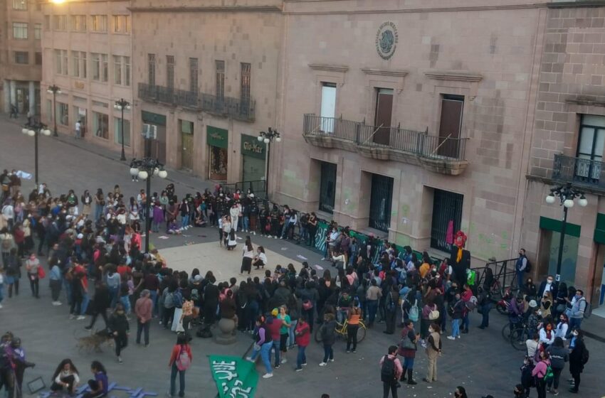  Apoya PC a mujeres en el #25N