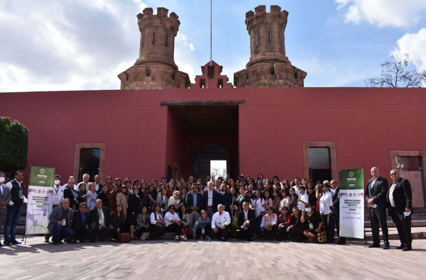  Docentes potosinos y peruanos intercambian experiencias