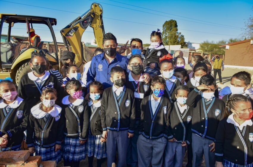  Gallardo inicia programa de construcción de escuelas