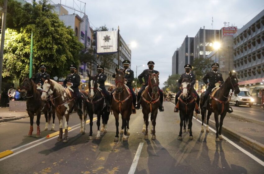  Policía montada de SLP en desfile nacional