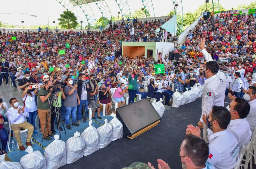  Becas alimentarias y obras turísticas en la Huasteca Sur