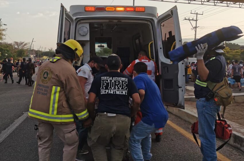  Mueren 53 migrantes tras volcadura de tráiler en Tuxtla Gutiérrez, Chiapas