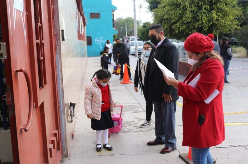  En orden, clases presenciales y semipresenciales