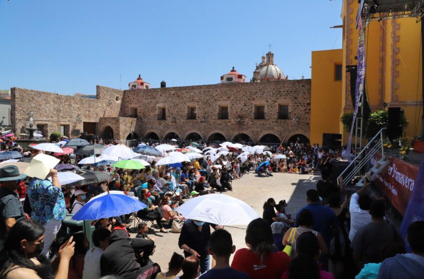  Más de 10 mil personas en el Festival de la Primavera