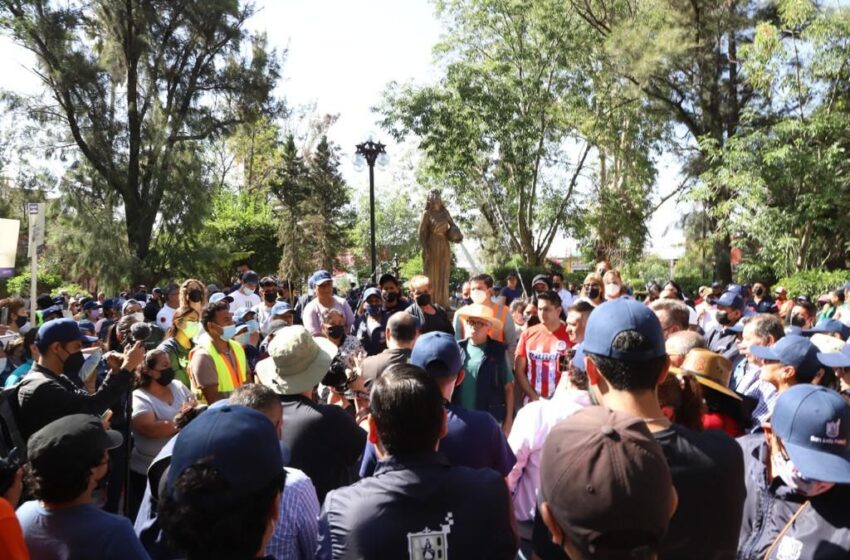  Construirán panteón y mercado en Villa de Pozos