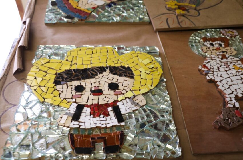  Exposición “Mosaico de Mil Amores”