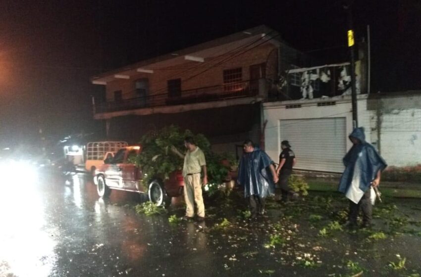  Atiende PC reportes por daños en zona centro