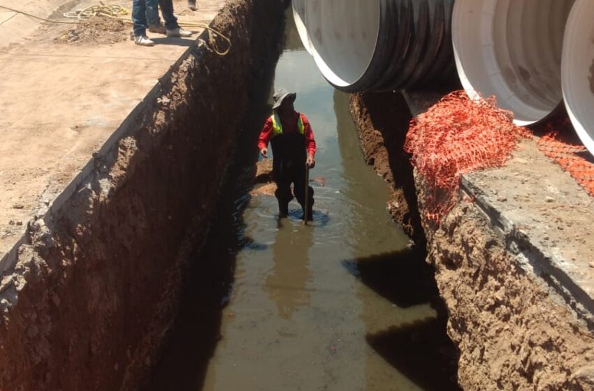  Interapas construyen colector pluvial en beneficio de Pozos