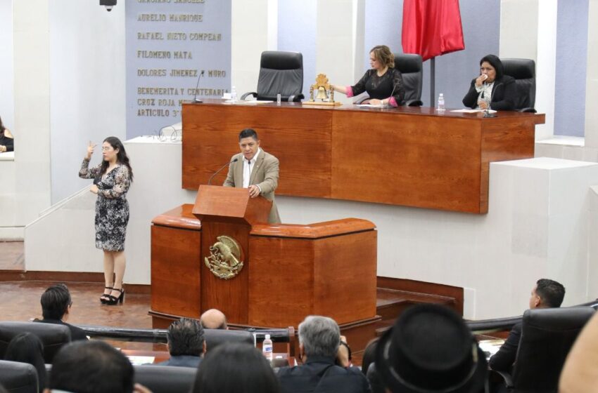  Reconoce Gobernador trabajo del Congreso