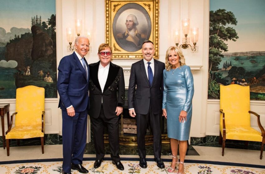  Elton John recibió la Medalla Nacional de Humanidades