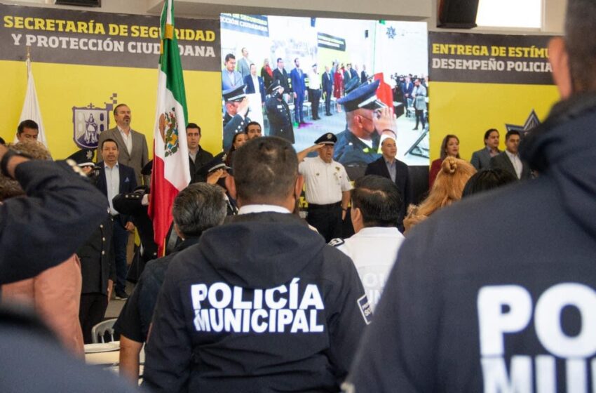  Realizan 3a. entrega de estímulos al desempeño policial