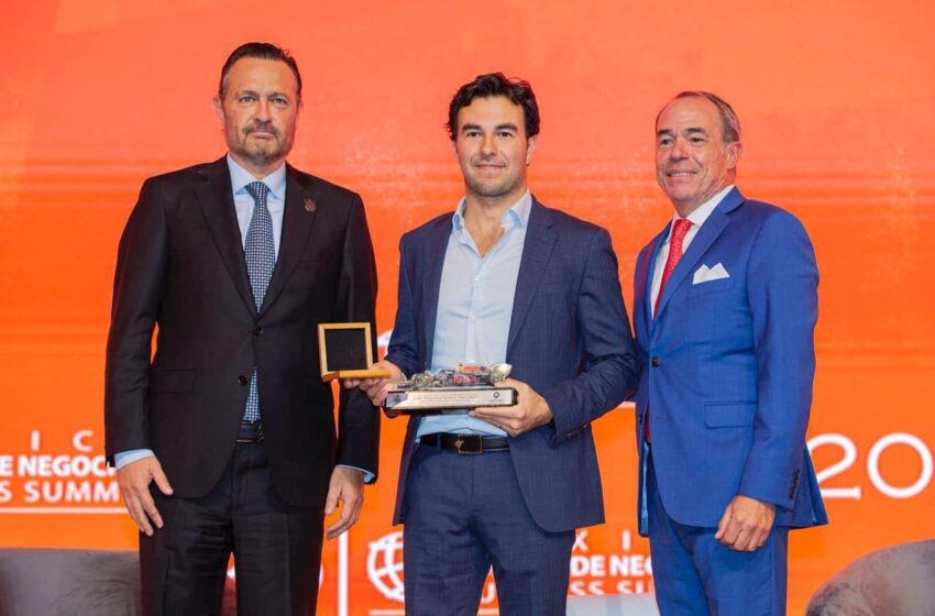  Checo Pérez presente en la Cumbre de Negocios de Querétaro