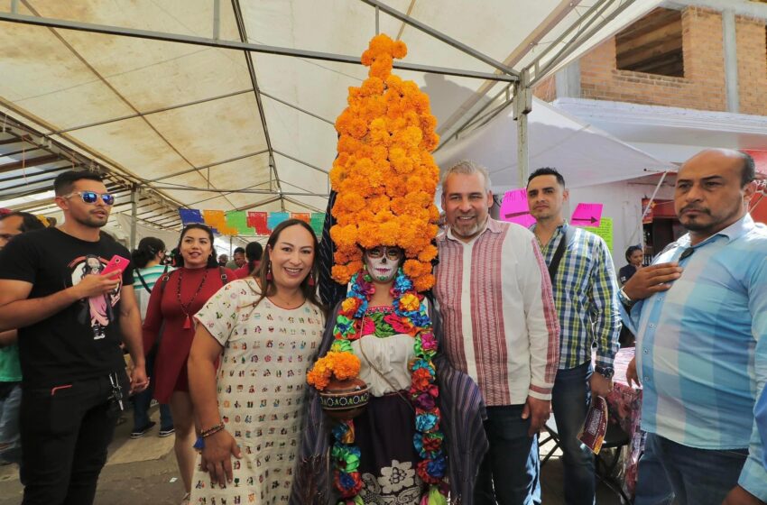  Inauguran XII edición de la Feria Nacional Artesanal y Cultural de la Catrina de Capula