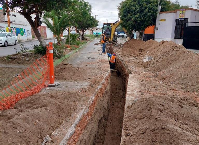  Inicia reposición de línea de drenaje en la colonia La Lomita de Soledad