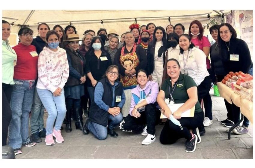  Gran éxito la Expo Mujeres Oficios y Arte