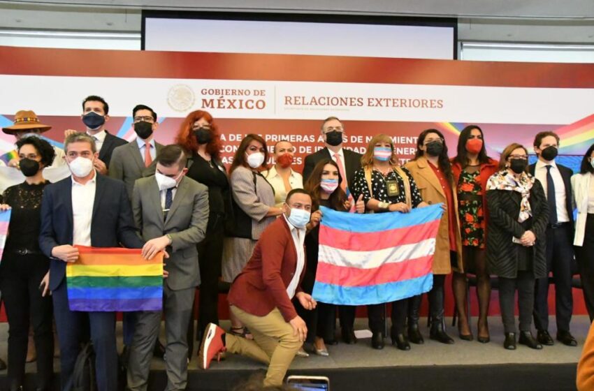  Consulados de México entregan más de 500 actas de nacimiento a personas mexicanas trans en los últimos 10 meses