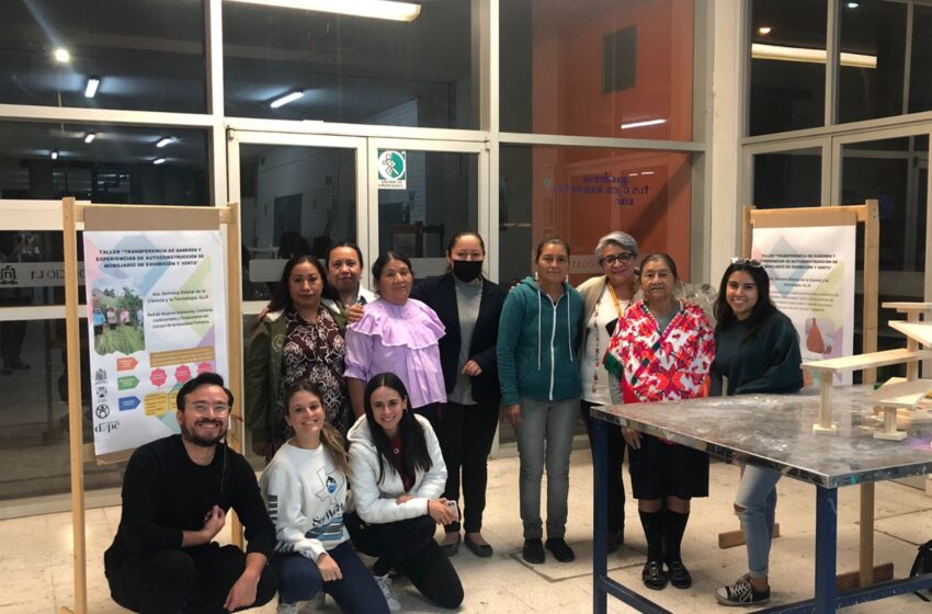  Artesanas tének participan con estudiantes en taller de la Facultad del Hábitat-UASLP