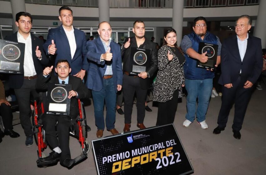  Enrique Galindo Ceballos entregó el Premio Municipal del Deporte 2022