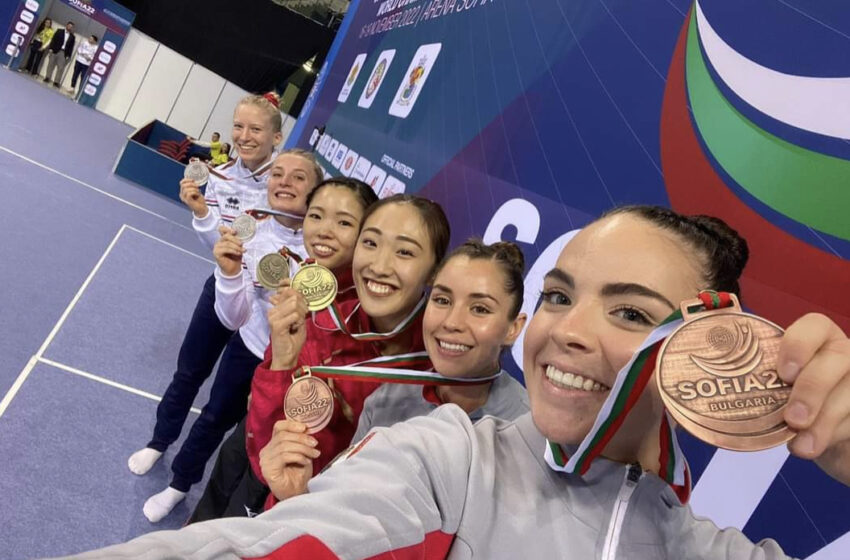  Dafne Navarro y Mariola García ganan bronce en Mundial de Gimnasia de Trampolín