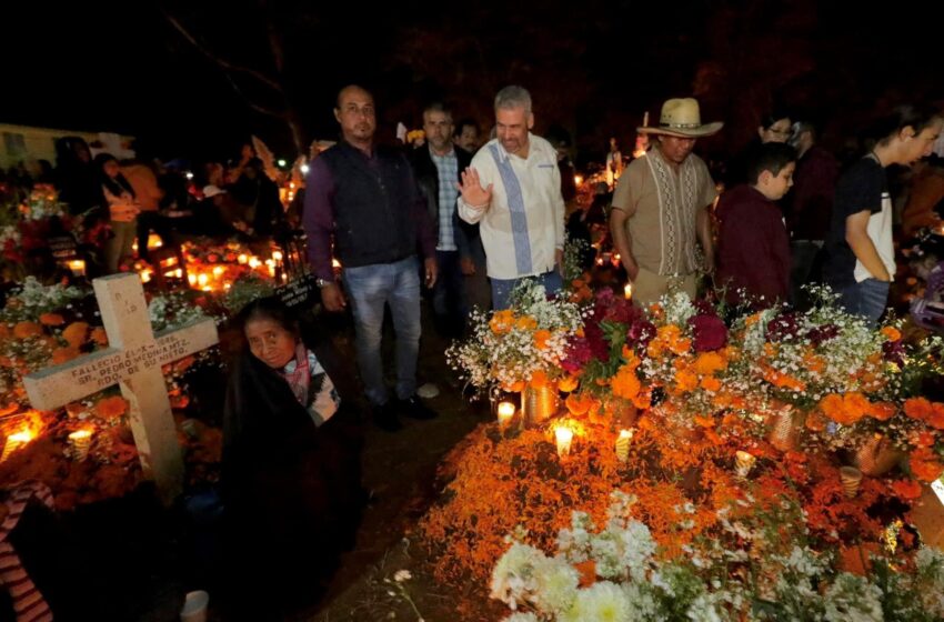  Noche de Ánimas en Michoacán