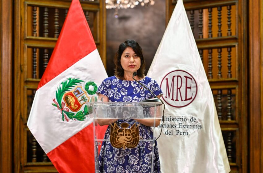  Embajador de México en Perú es declarado persona non grata