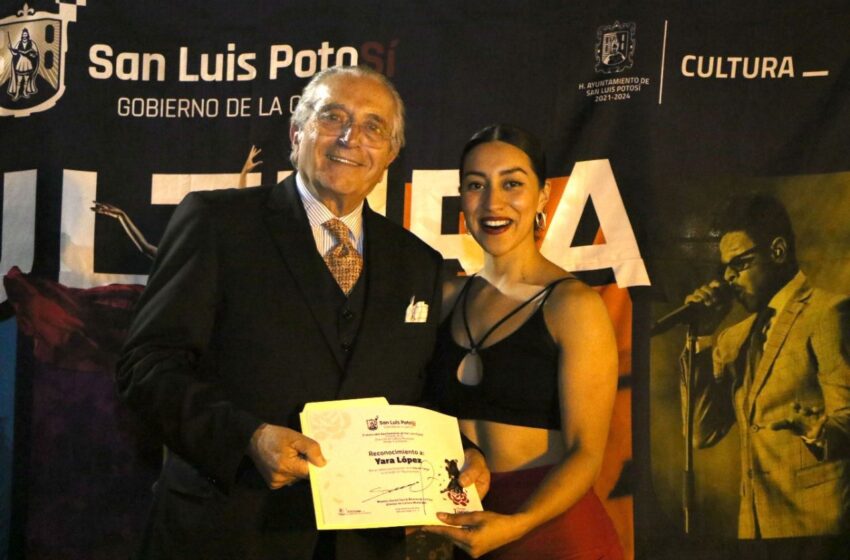  Dirección de Cultura celebra el Día del Tango en Tequis