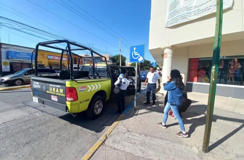  Policías auxilian a bebé de 12 meses que no podía respirar