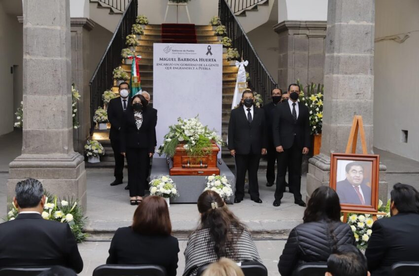  Rinden en Palacio de Justicia de Puebla, homenaje póstumo a Miguel Barbosa