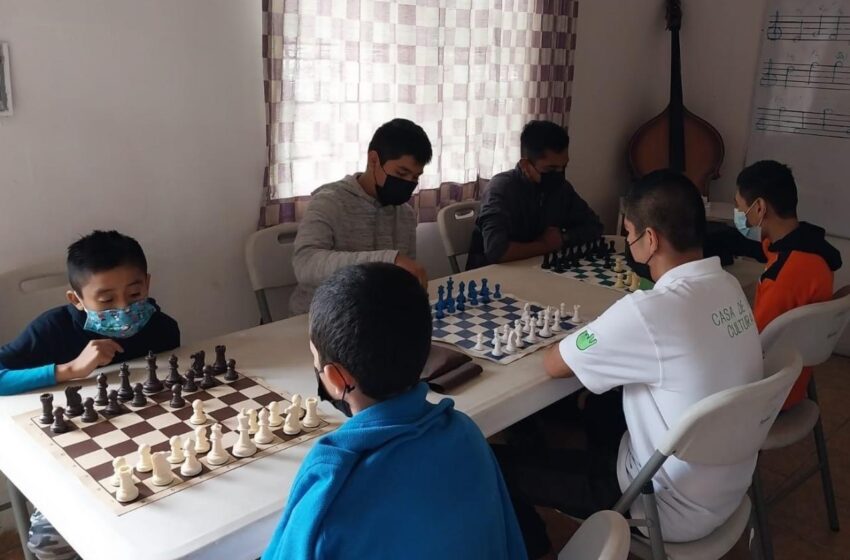  Cinco niños representarán a Valles en torneo estatal de ajedrez