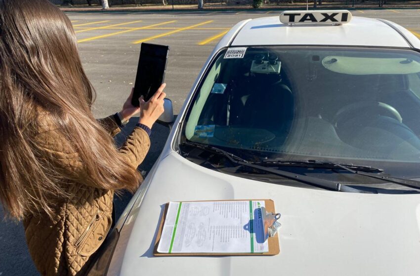  Taxistas cumplidos reciben holograma de “Mi Revista 2022”