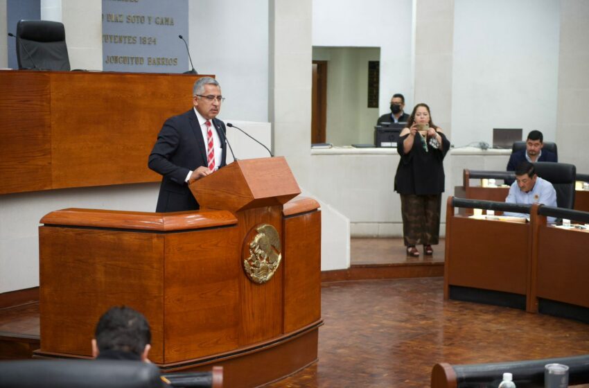  Compareció Fiscal ante el Congreso