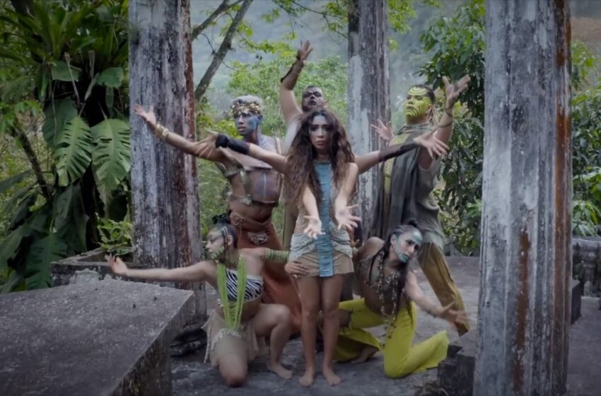  Hija del Buki graba video en la Huasteca