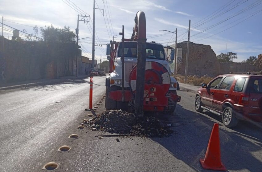  Continúan trabajos preventivos en drenajes de Soledad