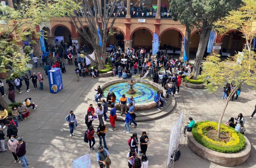  Más de 7 mil estudiantes de preparatoria en la Feria de las Carreras de la UASLP