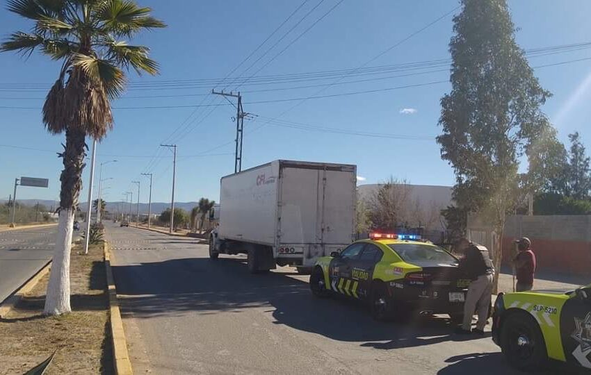  Delegación La Pila implementa operativo vial especial para evitar el ingreso a la zona urbana de vehículos pesados