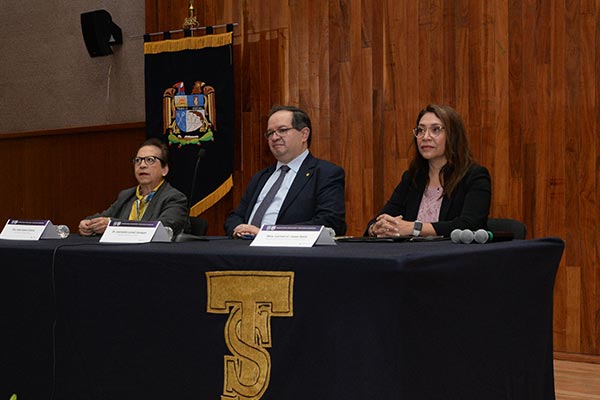  Expertos en ciencias sociales de América analizan temas de trabajo social y migración