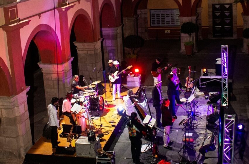  “Rockeando a la Trova”, concierto del Grupo Axtla en el Edificio Central