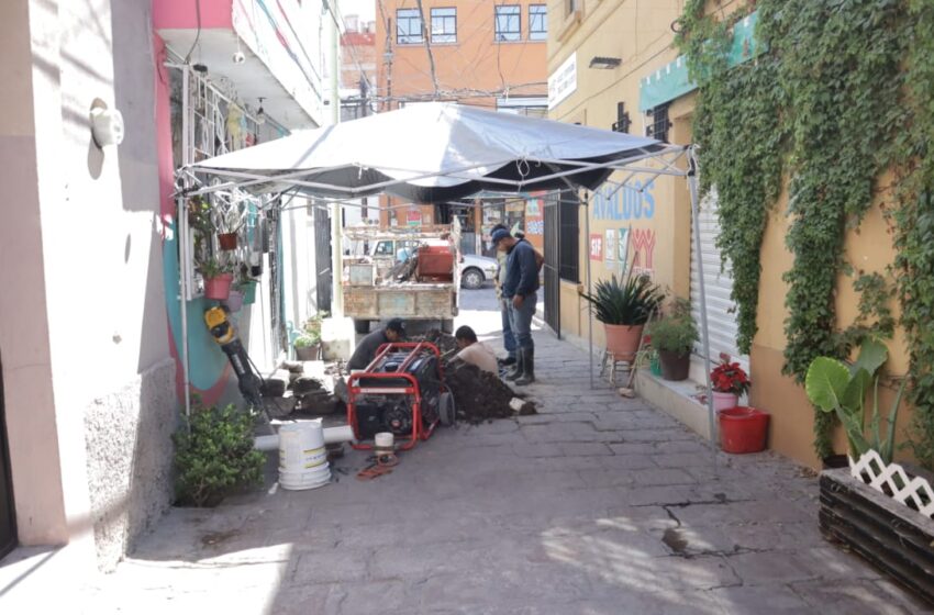  Reparan fuga en el Callejón del Cariño