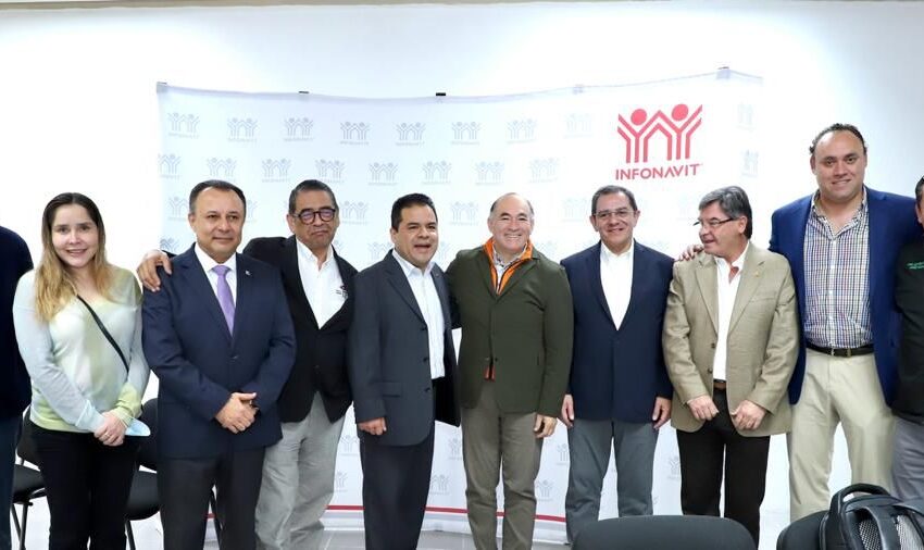  Alcalde Enrique Galindo firma convenio con Infonavit para dar certeza jurídica al patrimonio de las familias potosinas