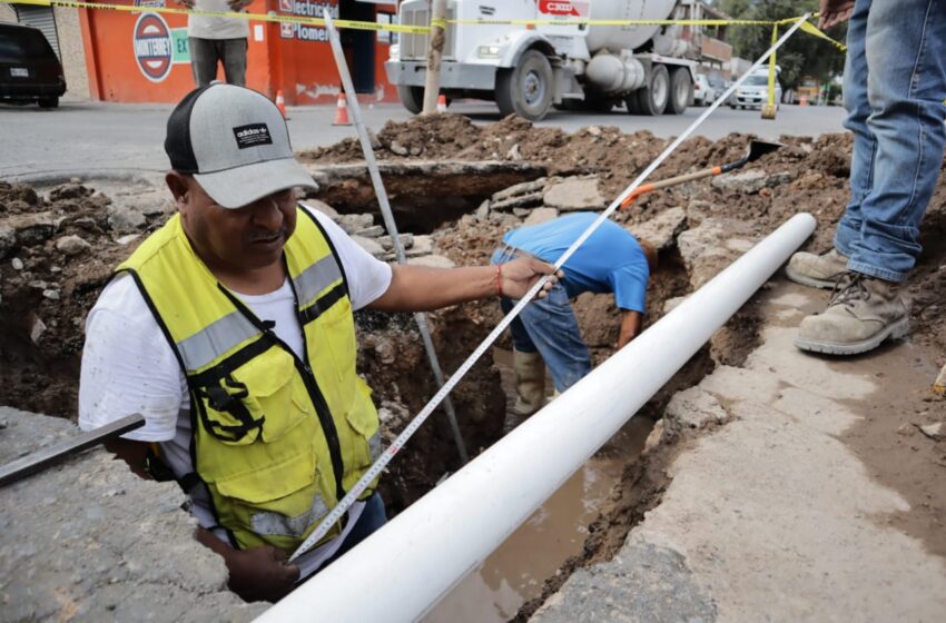  Controla Interapas fuga en Av. Adolfo López Mateos