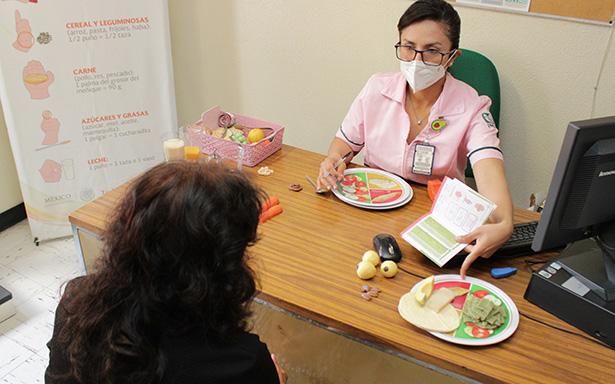  Recomienda IMSS sustituir ingredientes con alto valor calórico en platillos para comer sano y evitar subir de peso