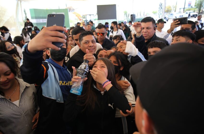  Habitantes de Charcas reconocen al Gobernador por proyecto de nuevo parque