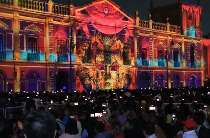  Espectacular inicio del Festival San Luis en Primavera, ante una Plaza de Fundadores pletórica