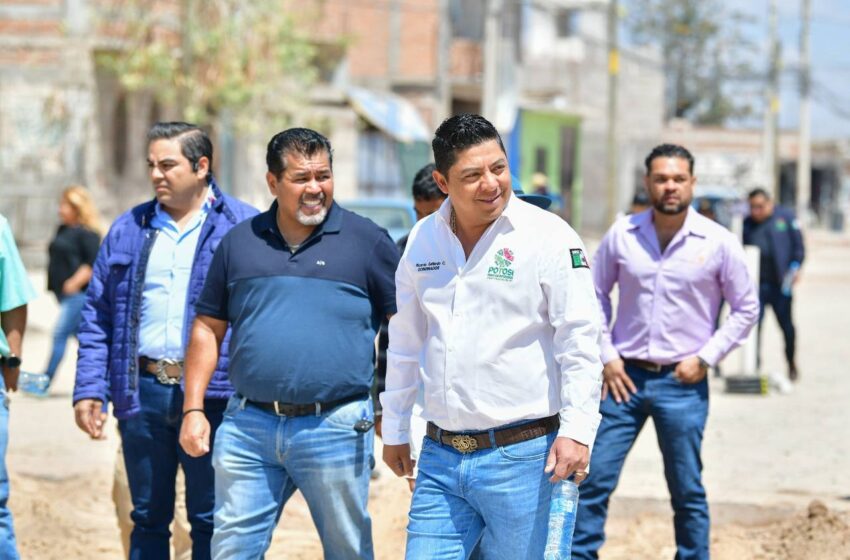  Supervisa Gobernador obra de rehabilitación del Camino Real a Saltillo