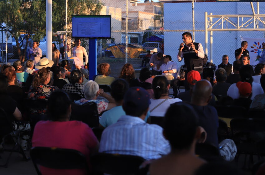  Sostiene Leo Montañez encuentro con vecinos de la colonia soberana convención en Aguascalientes