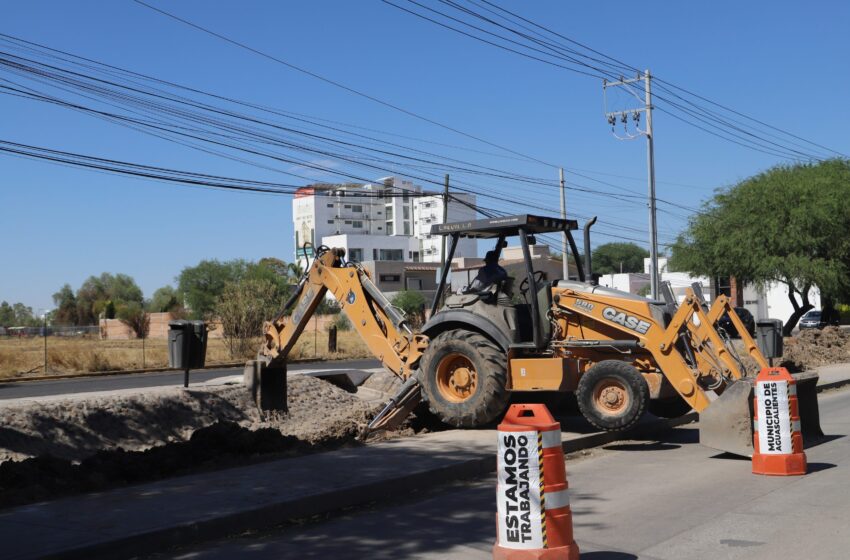  Realiza Municipio de Aguascalientes desazolve preventivo en el Arroyo El Molino