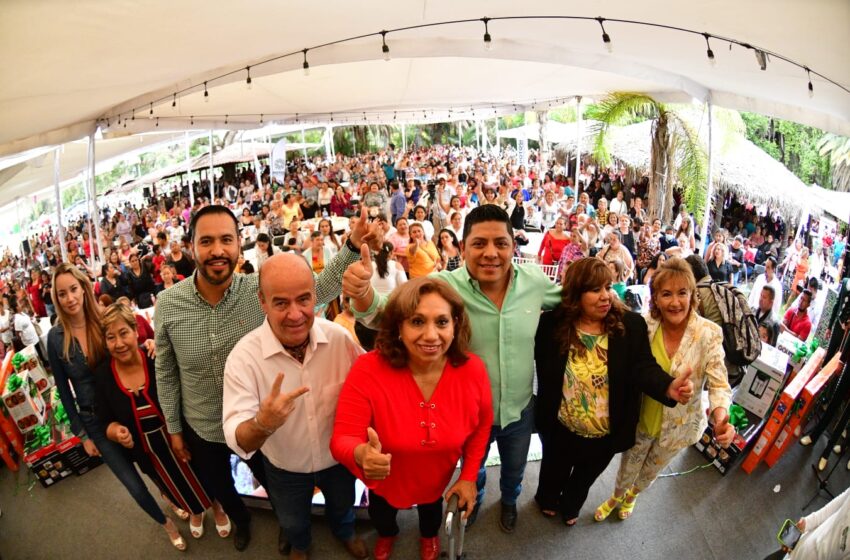  Ricardo Gallardo reconoce esfuerzo de mamás potosinas