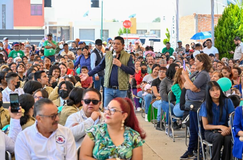  Ricardo Gallardo cambió una casita por un moderno kínder: beneficiarias