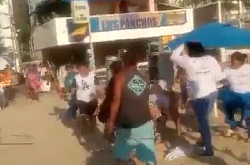  Fuerte pelea entre turistas y comerciantes en Acapulco