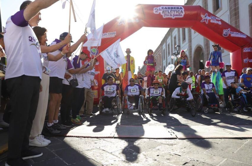  Más de 2 mil potosinos participaron en la Carrera Atlética por la Familia, del DIF Municipal